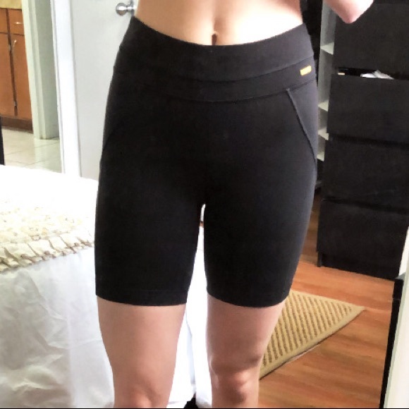Lolë black high-waist biker shorts - Picture 3 of 9